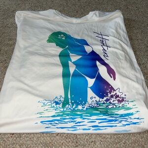 Hooters White and Blue Short Sleeve Tee with Dynamic Design SPF50 unisex